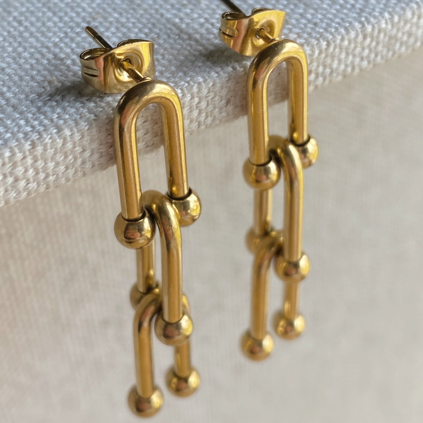 Horseshoe Chain Link Stud Earrings Gold Stainless Steel