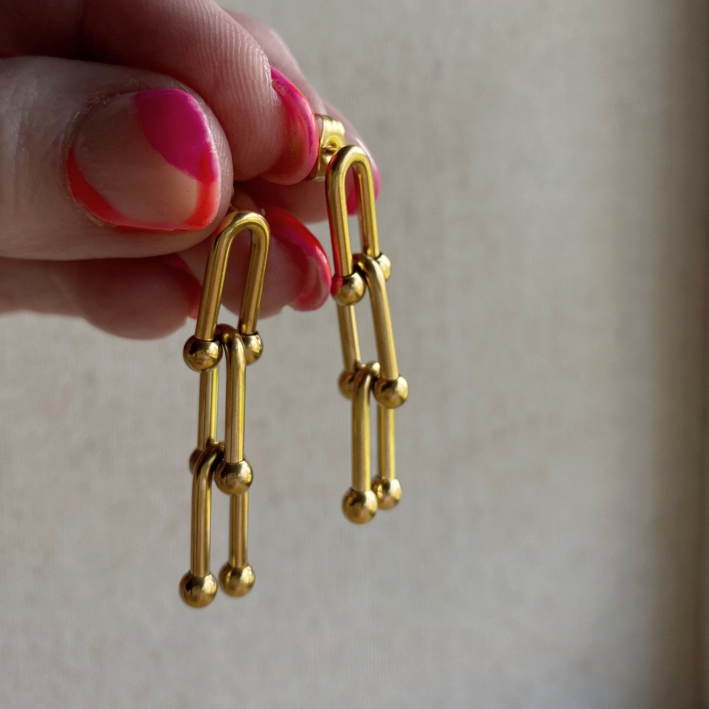 Horseshoe Chain Link Stud Earrings Gold Stainless Steel