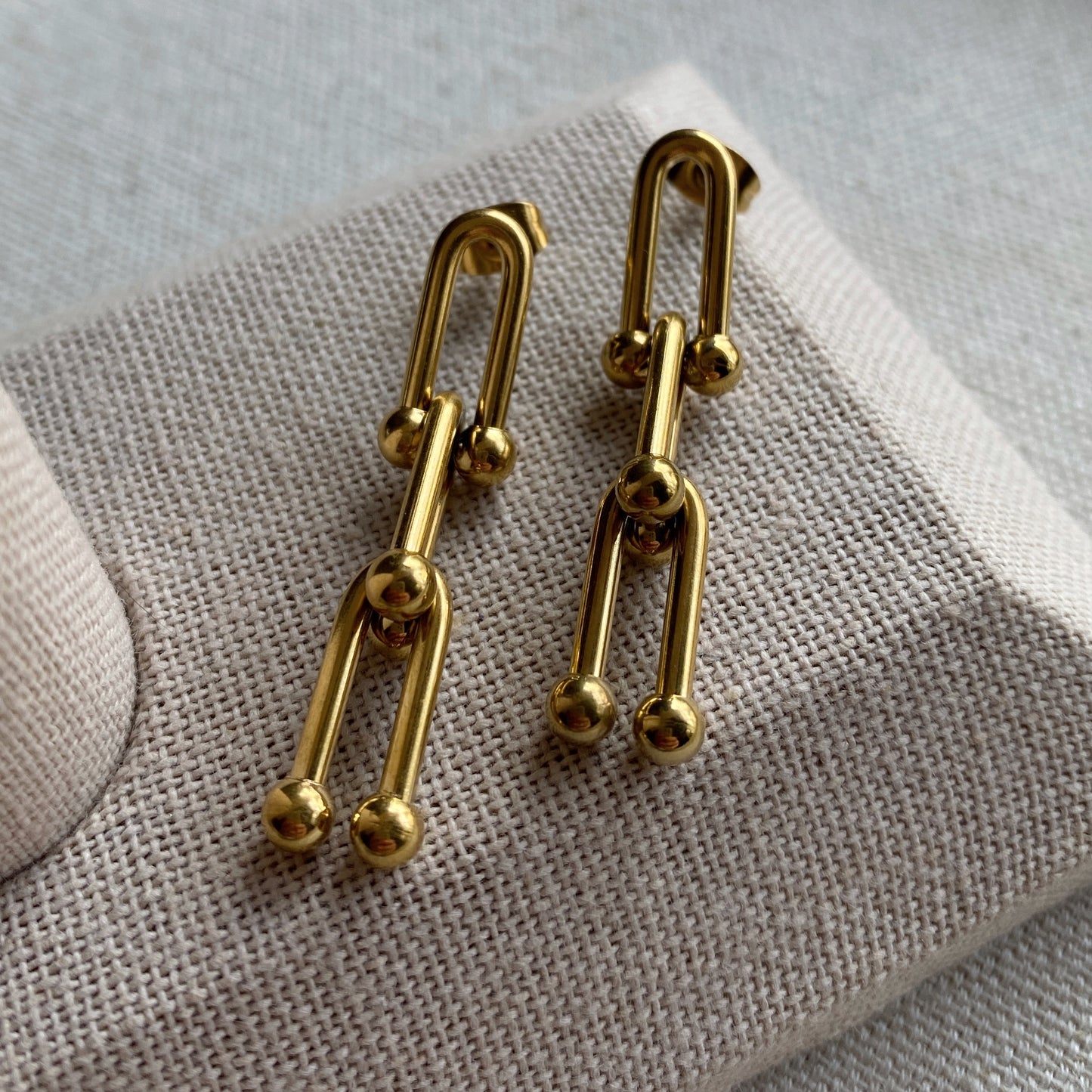 Horseshoe Chain Link Stud Earrings Gold Stainless Steel