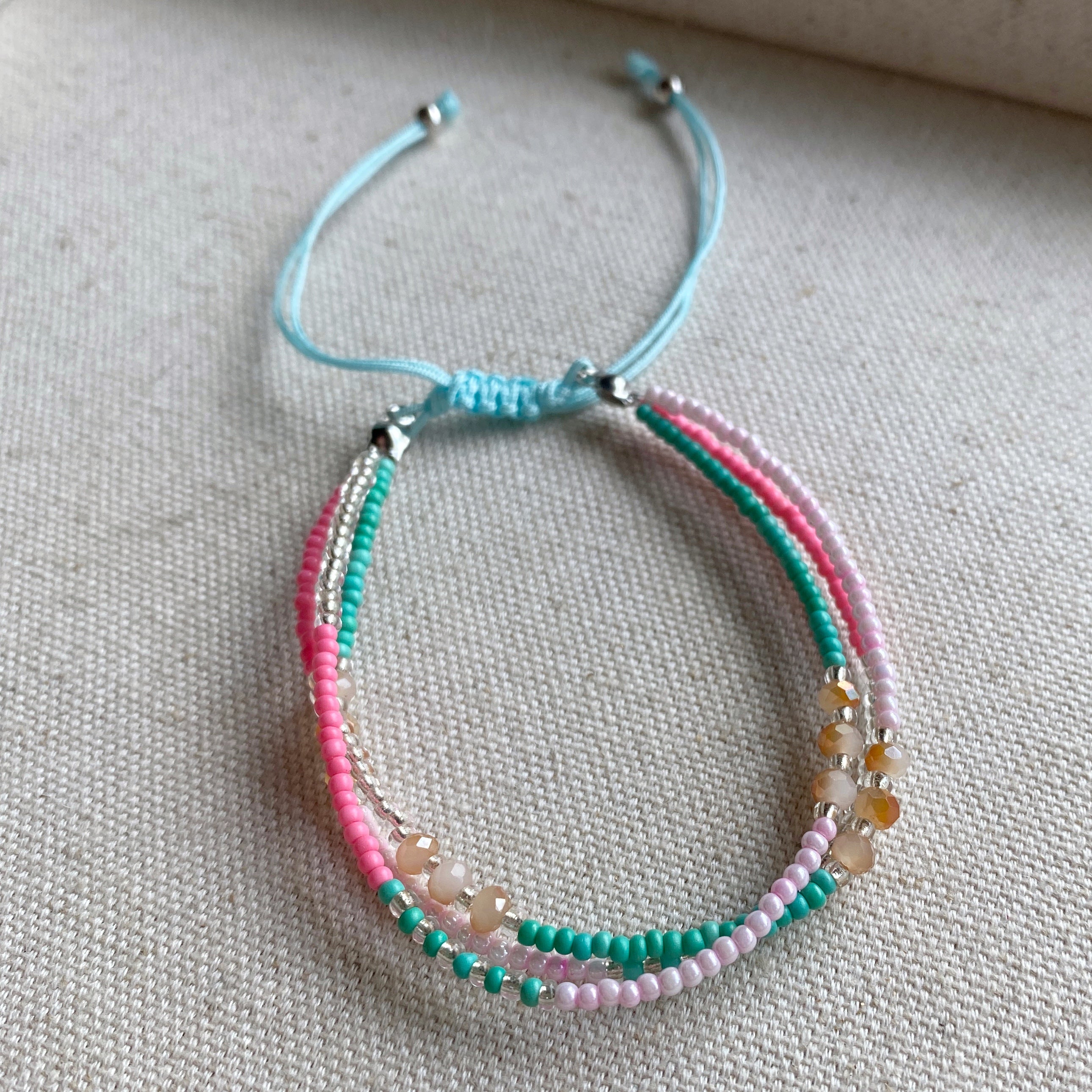 How to Make 3-strand Braided Friendship Bracelet out of String | Diy friendship  bracelets patterns, Etsy bracelets, Braided friendship bracelets