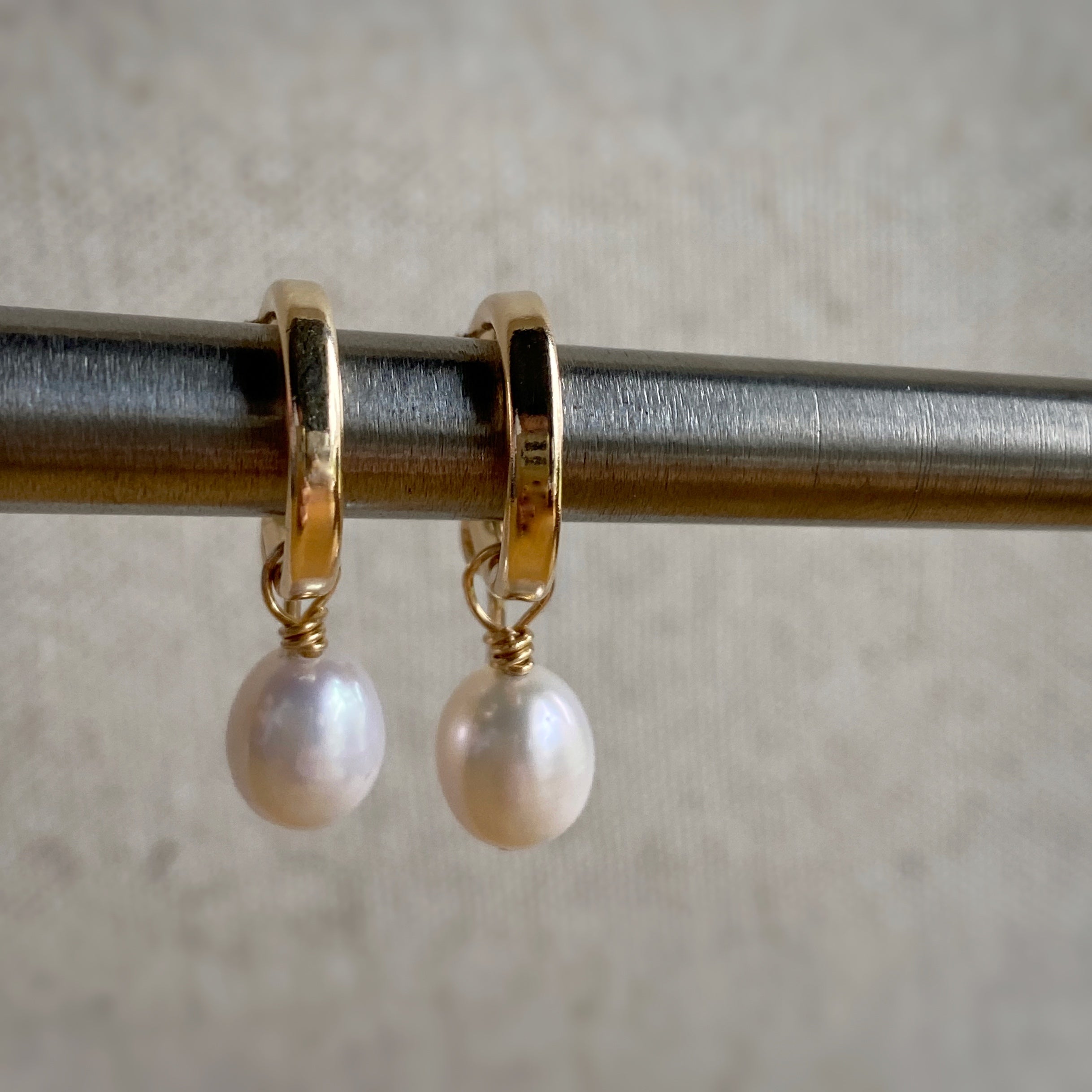 Chunky hot sale pearl earrings